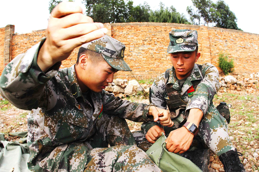 &ldquo;90后&rdquo;新兵野训场上露锋芒