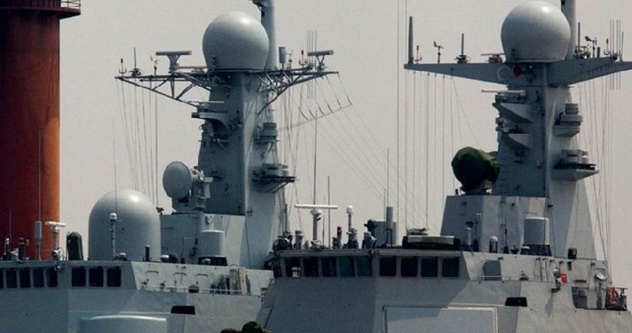 我海军052D级驱逐舰细节照曝光 主炮侧视很威风