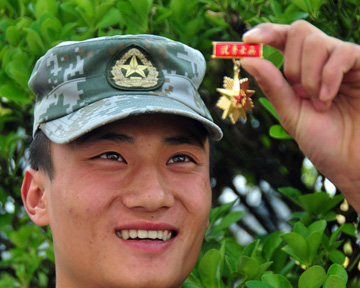 『特稿』结束的是军旅 继续的是青春