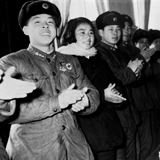 雷锋积极参加党组织会议