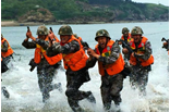 海防团水中冲锋
