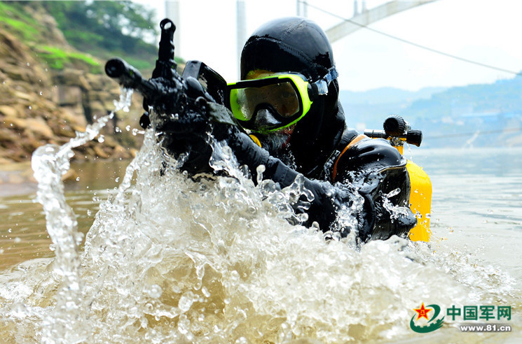 武警船艇支队训练剪影