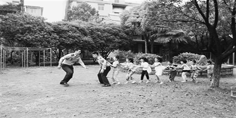 江西某预备役高炮团官兵连续16年帮扶南昌SOS国际儿童村