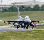 美战机高清写真美到没朋友