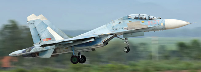 越南苏30保养太差脏兮兮亮相