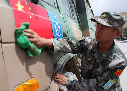 图片记录：&ldquo;和平使命&mdash;2012&rdquo;演习中方部队机动途中