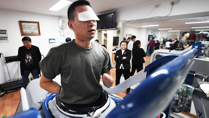 记陆军某扫雷排爆大队英雄战士杜富国