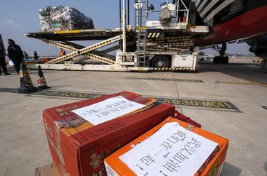 &ldquo;空中通道&rdquo;援汉忙