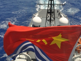 &ldquo;郑和&rdquo;舰穿越赤道驶入南半球