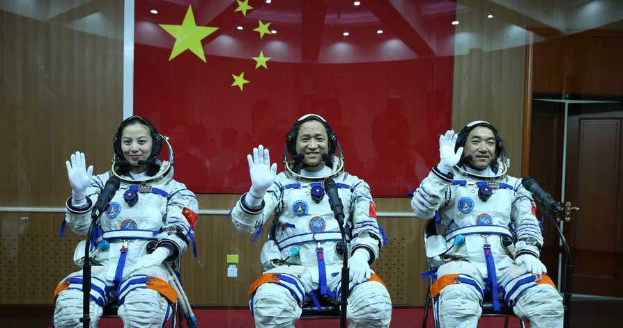 神舟十号与天宫一号载人交会对接