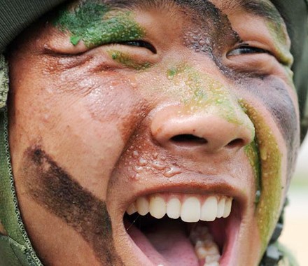 安徽武警夏练三伏迎&ldquo;八一&rdquo;