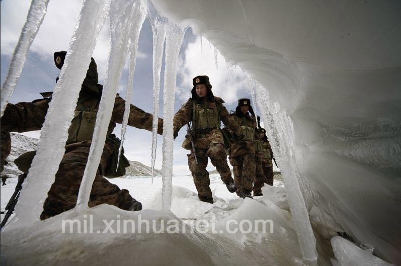 李翔作品:守望慕士塔格