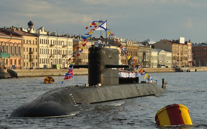 俄军公开展示拉达潜艇