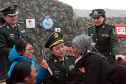 武警总医院青海光明行惠及当地藏民和官兵
