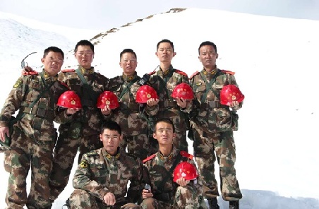 雪域青春见证路平桥通藏区繁荣