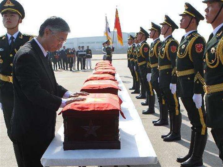 第六批在韩中国人民志愿军烈士遗骸交接仪式在韩国举行