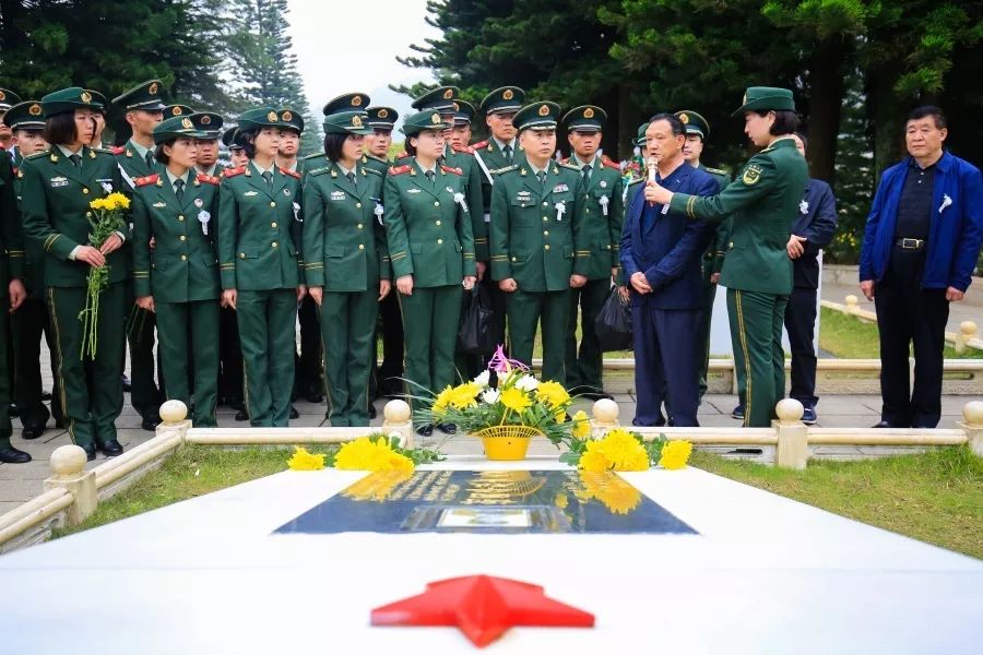 穿越时空的红色之约：武警某部机动第八支队开展清明前夕祭扫英烈活动