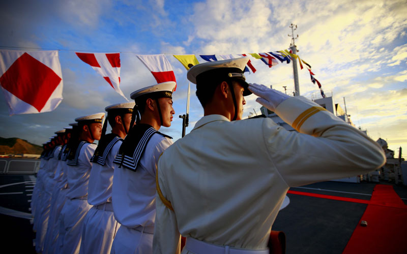 查春明作品：駛向新世紀的中國海軍