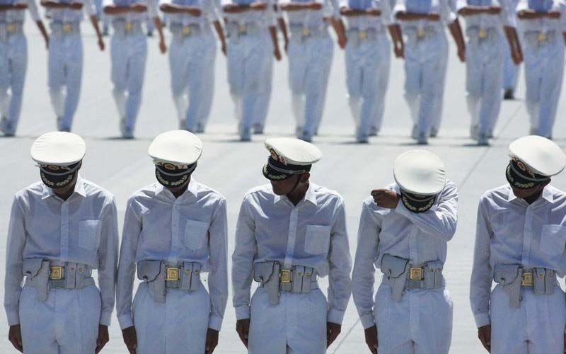 袁学军作品：走进阅兵村