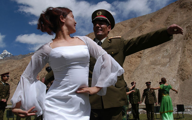 向文军作品：青春舞动帕米尔