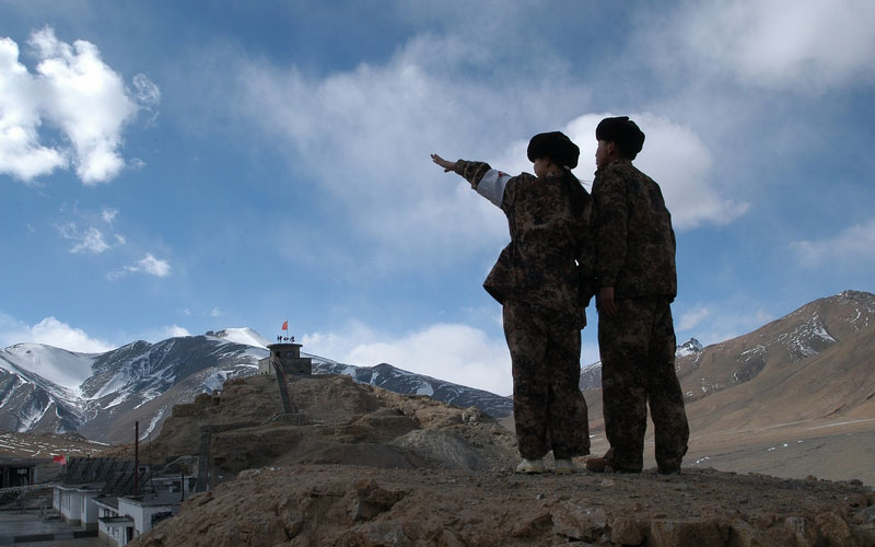 向文军作品：洒向雪山都是爱