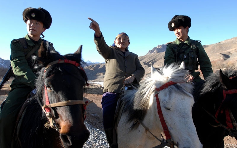 向文军作品：边关中国石