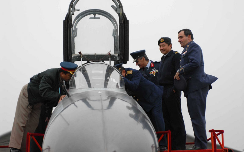 余红春作品：在外军同行的目光里