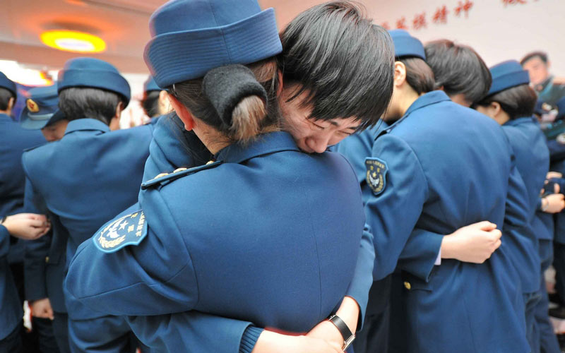 余红春作品：张烁退伍