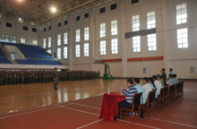 海南萬寧邊防支隊為駐地學校新生義務軍訓