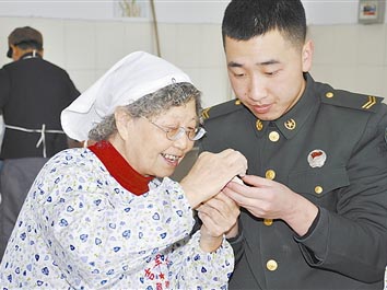 许大妈的别样拥军情