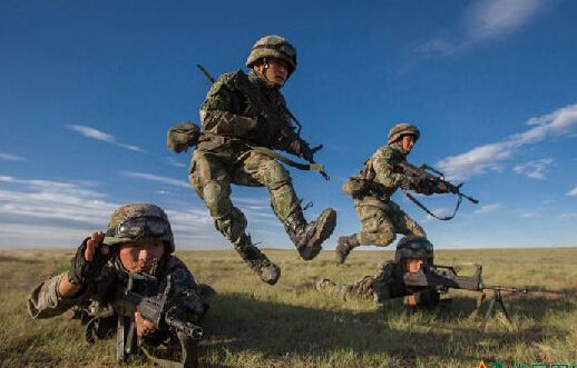 Stride 2015&bull;Zhurihe military drill kicks off