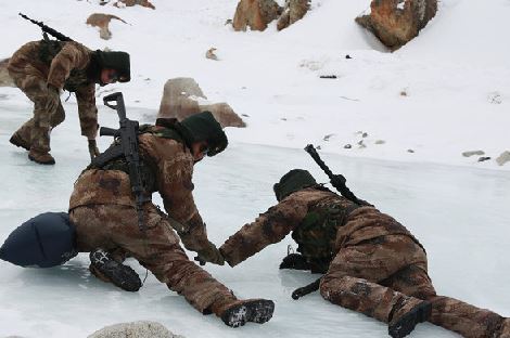 PLA soldiers patrol China-Pakistan border