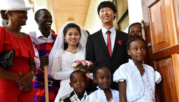 Chinese couple's wedding ceremony held in Nairobi, Kenya