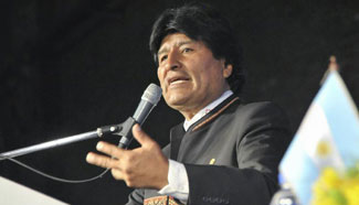 Bolivian president in Argentina to support Scioli's campaign