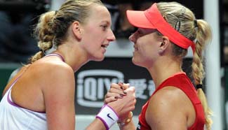 Kerber wins Kvitova 2-0 at WTA Finals