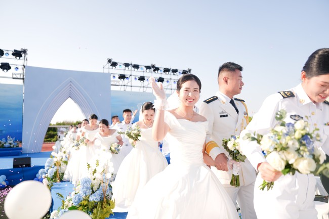 碧海为盟，战舰为誓——军港集体婚礼镌刻家国深情