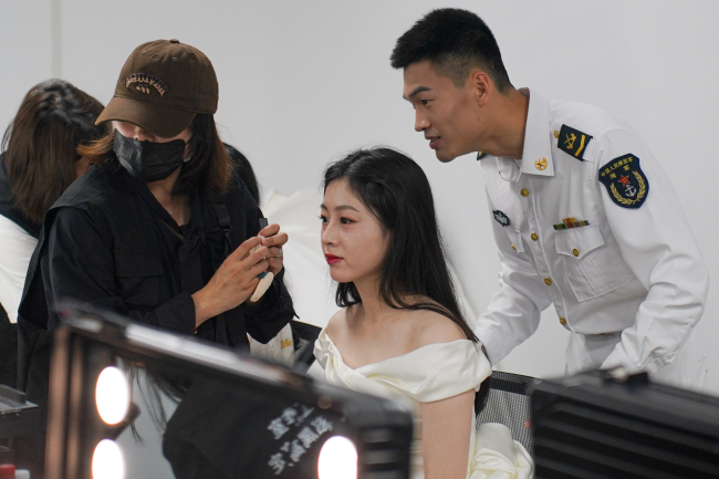 碧海为盟，战舰为誓——军港集体婚礼镌刻家国深情