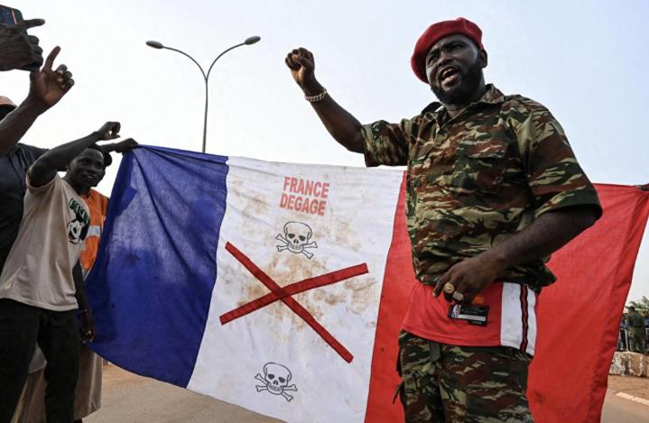 法媒：高调拒绝撤军后，法国开始与尼日尔进行撤军谈判