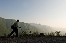 乡村邮路上，一个人的征程
