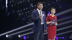 选手应答评委提问