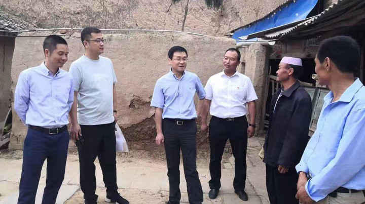 兴业银行兰州分行扶贫在路上