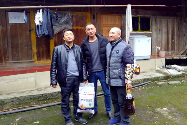 脚踏实地躬身入局 扶贫路上刻下“成长”的力量——平安村官为贫困山村亮起希望的灯塔