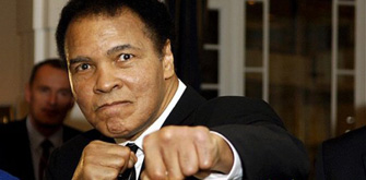 拳王阿里8000万美元遗产引4妻9子争夺