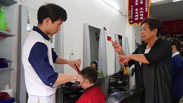 &ldquo;爱心理发师&rdquo;陈菊连