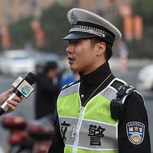 单身&ldquo;奶爸&rdquo;辅警王晓璐