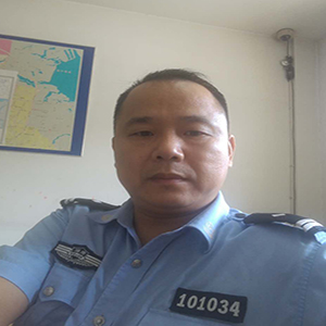 "好民警"龚伯戡