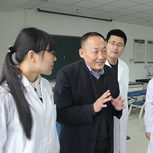 &ldquo;下乡成瘾的教授&rdquo;朱现民