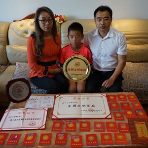 &ldquo;献血15年的熊猫血夫妇&rdquo;方东锋、朱利