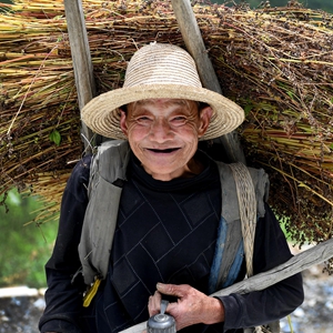 &ldquo;如山父爱&rdquo;何永弟