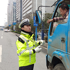 &ldquo;大雪中的托举哥&rdquo;熊陈